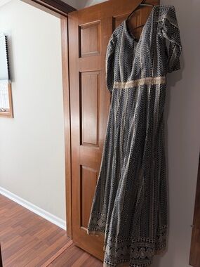 Black and Cream V-Neck Maxi Dress with Contrast Waist